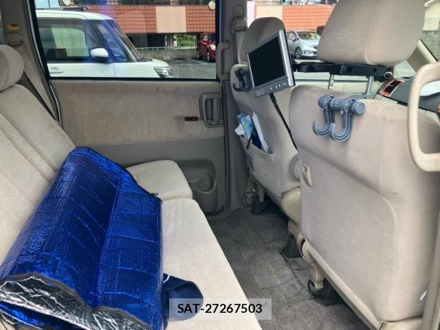 Toyota NOAH 2005-11 7509456-19