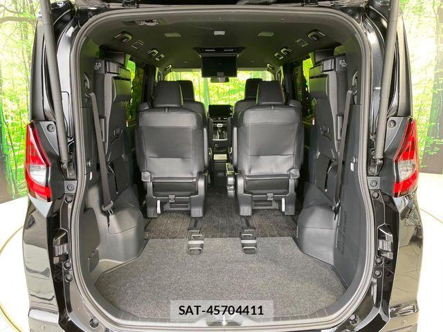 Toyota NOAH 2023-06 7501897-10