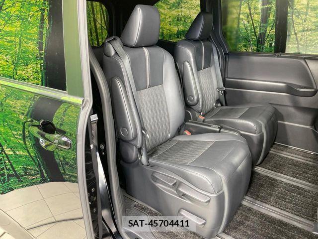 Toyota NOAH 2023-06 7501897-8