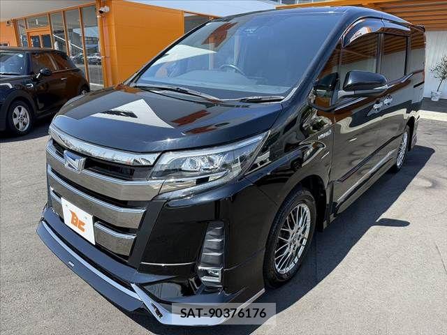 Toyota NOAH 2017-12 7501908-9