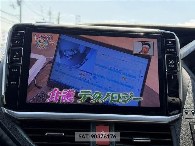 Toyota NOAH 2017-12 7501908-22