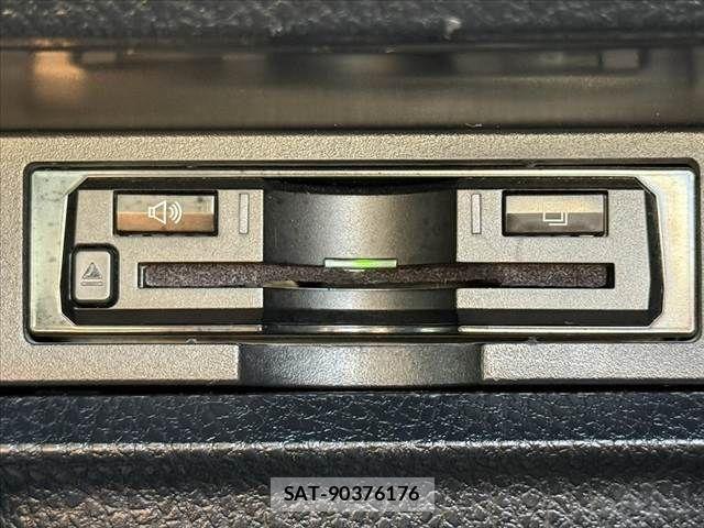 Toyota NOAH 2017-12 7501908-28