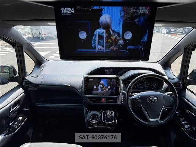 Toyota NOAH 2017-12 7501908-2