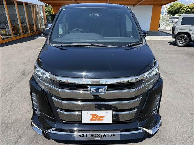 Toyota NOAH 2017-12 7501908-8