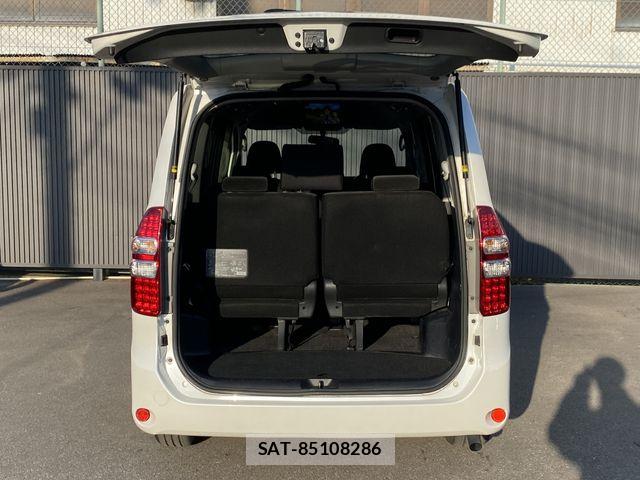 Toyota NOAH 2013-12 7501915-9