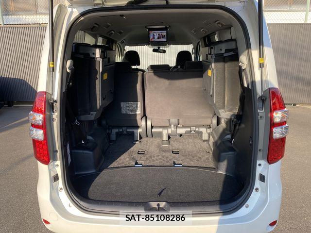 Toyota NOAH 2013-12 7501915-22