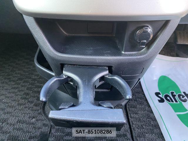 Toyota NOAH 2013-12 7501915-25