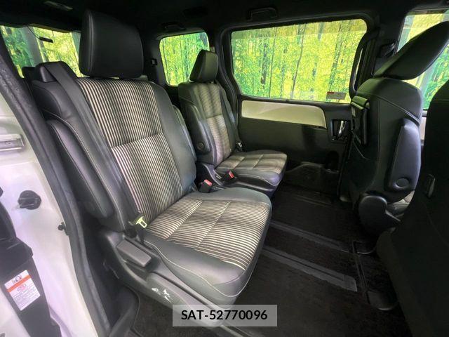 Toyota NOAH 2019-11 7501905-8