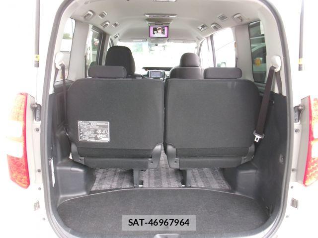 Toyota NOAH 2011-03 7501916-15