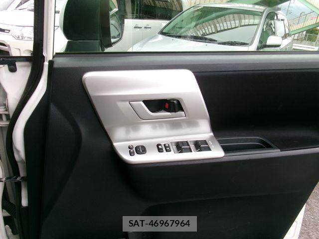Toyota NOAH 2011-03 7501916-24