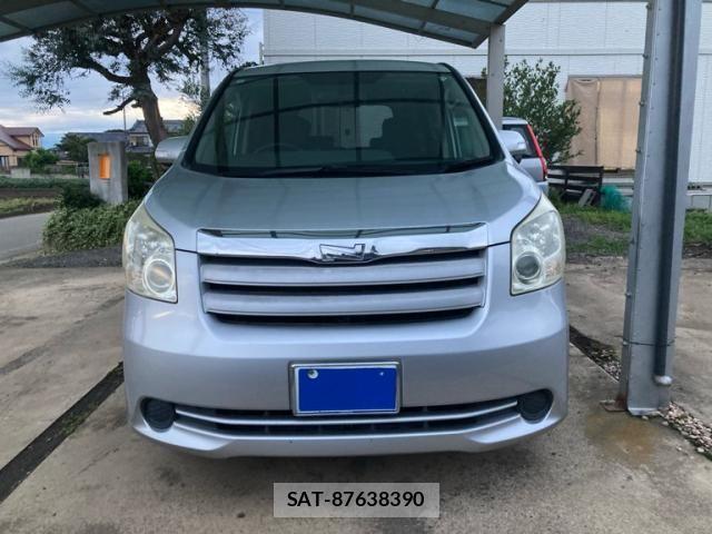 Toyota NOAH 2007-07 7501924-2