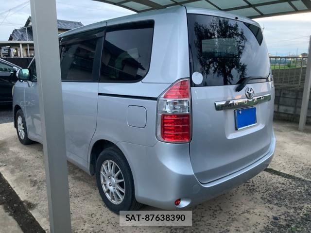 Toyota NOAH 2007-07 7501924-5