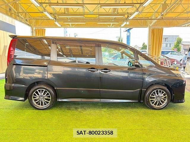 Toyota NOAH 2014-09 7501907-17