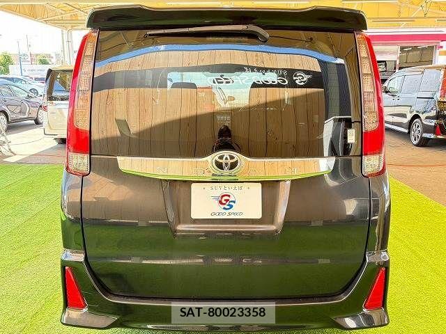 Toyota NOAH 2014-09 7501907-18