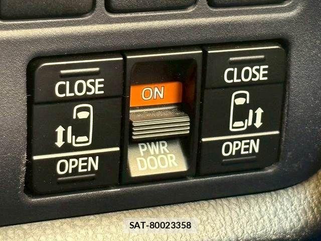Toyota NOAH 2014-09 7501907-5