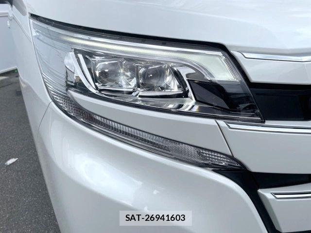 Toyota NOAH 2018-07 7509432-11