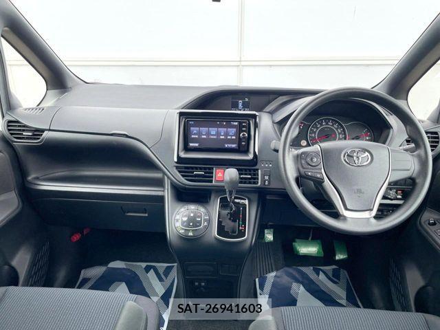 Toyota NOAH 2018-07 7509432-1