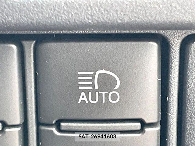 Toyota NOAH 2018-07 7509432-5