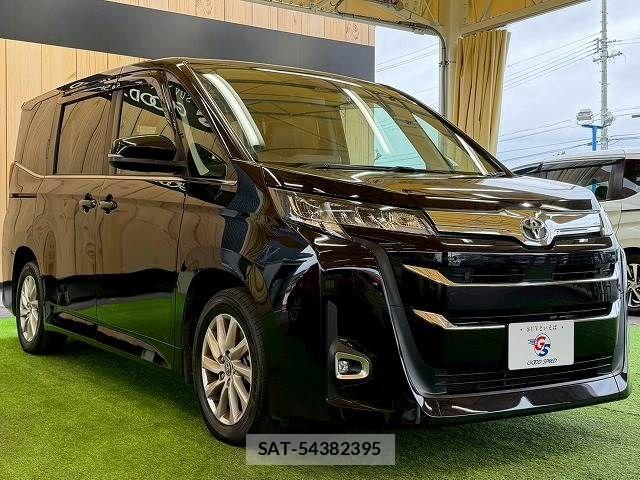 Toyota NOAH 2023-03 7501902-13