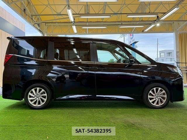Toyota NOAH 2023-03 7501902-14