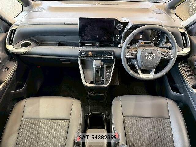 Toyota NOAH 2023-03 7501902-2
