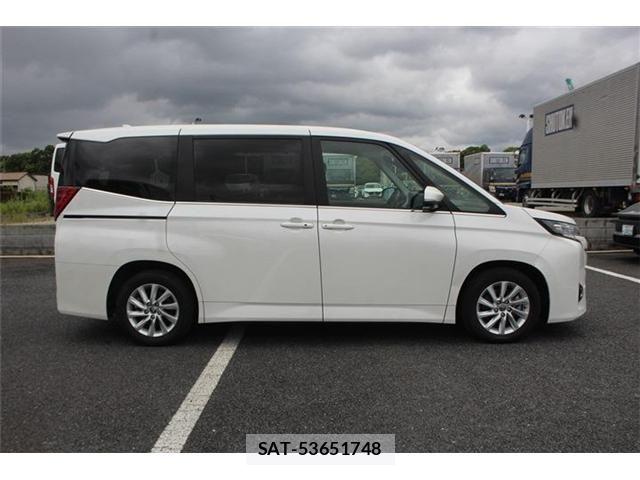 Toyota NOAH 2024-03 7501904-12