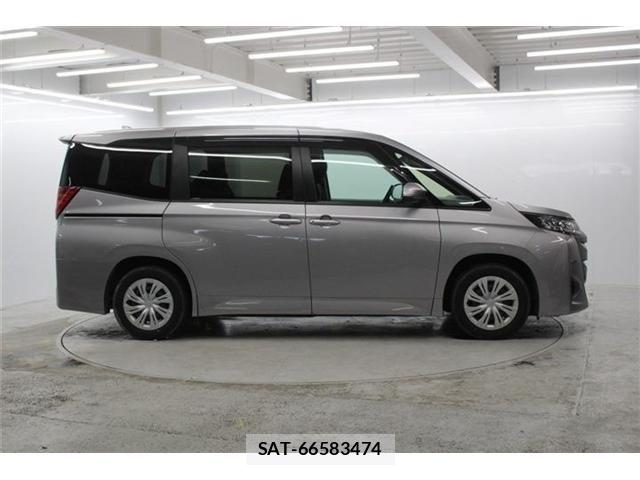Toyota NOAH 2023-04 7509424-3