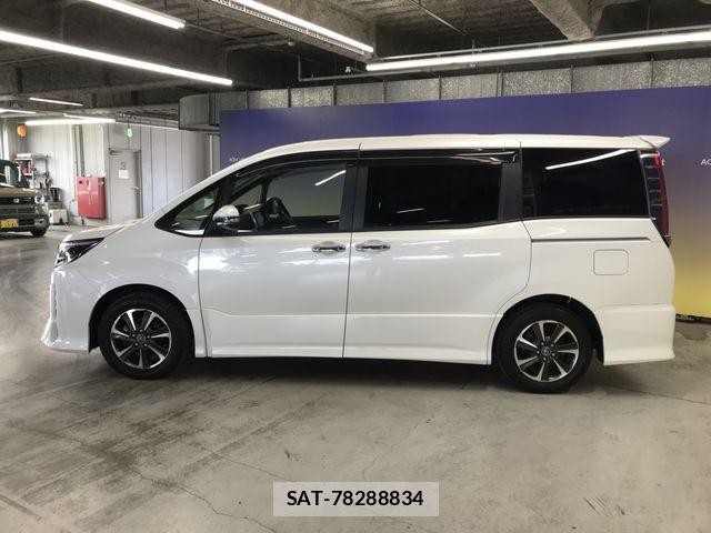 Toyota NOAH 2018-02 7501906-3