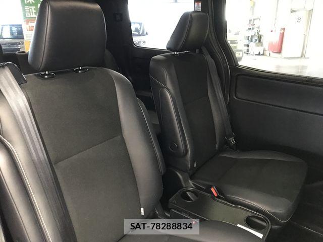 Toyota NOAH 2018-02 7501906-8