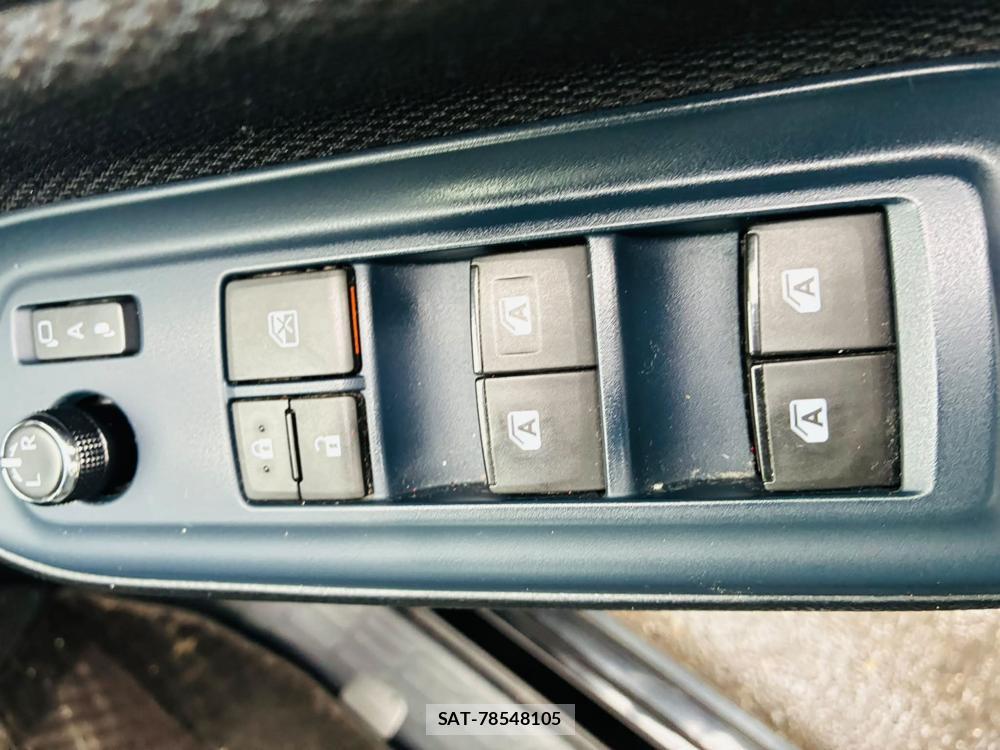 Toyota NOAH 2015 7401009-21