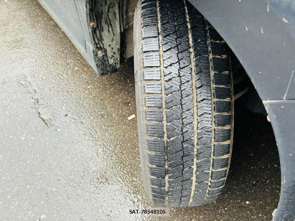 Toyota NOAH 2015 7401009-32