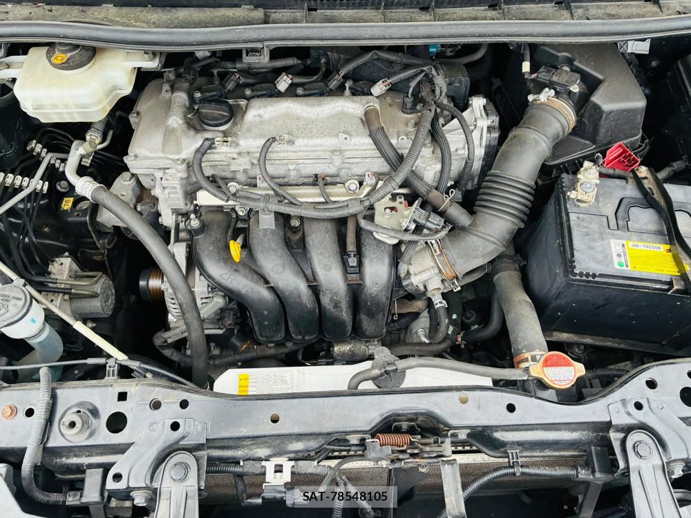 Toyota NOAH 2015 7401009-33