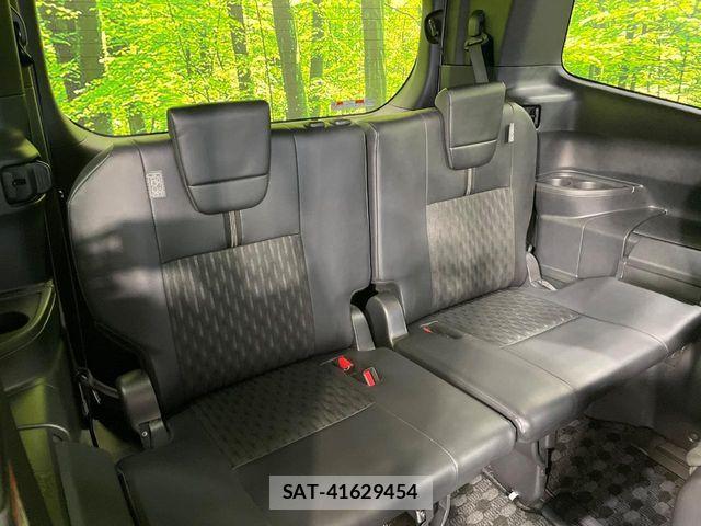 Toyota NOAH 2023-06 7562564-9