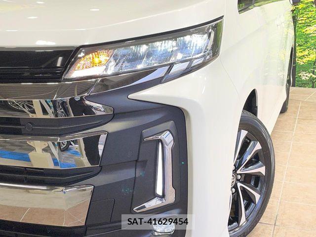 Toyota NOAH 2023-06 7562564-12