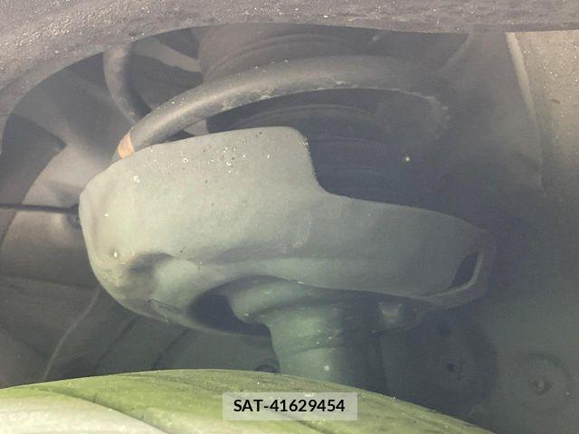 Toyota NOAH 2023-06 7562564-19