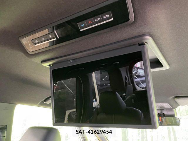 Toyota NOAH 2023-06 7562564-2