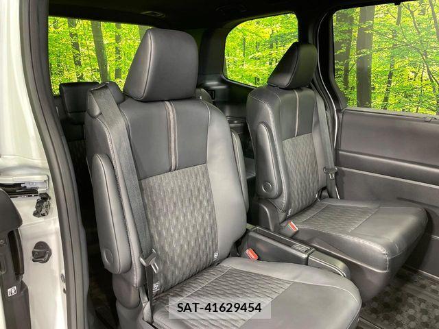 Toyota NOAH 2023-06 7562564-8