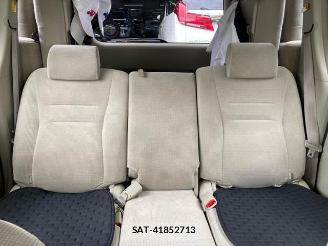 Toyota NOAH 2009-11 7562567-21
