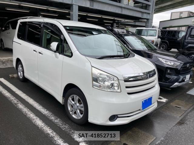 Toyota NOAH 2009-11 7562567-2