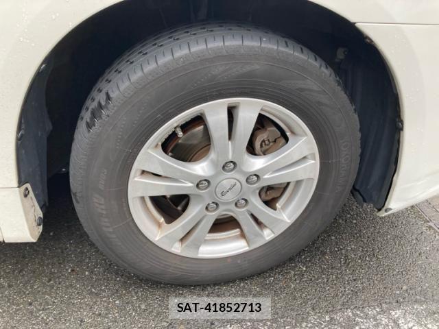 Toyota NOAH 2009-11 7562567-3