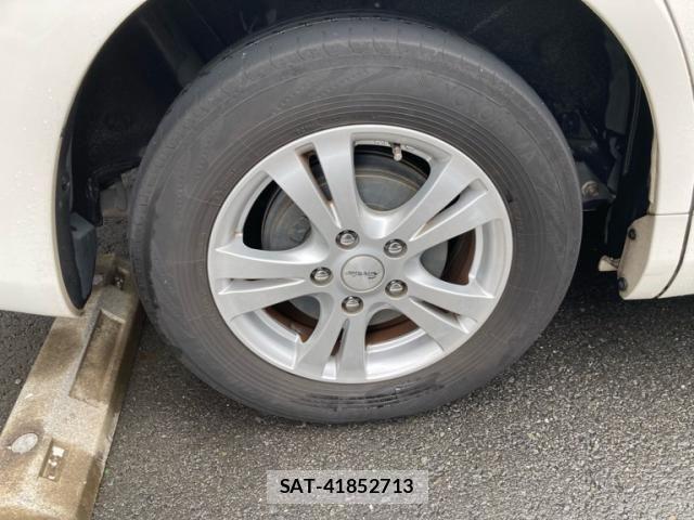 Toyota NOAH 2009-11 7562567-4