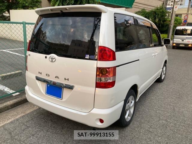 Toyota NOAH 2003-07 7562568-4