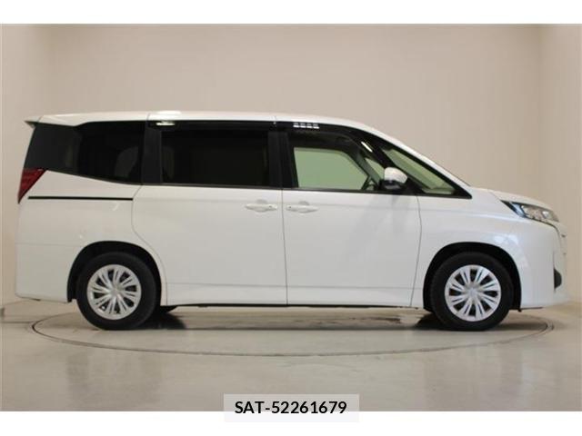 Toyota NOAH 2022-10 7562566-14
