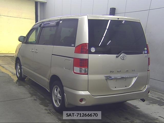 Toyota NOAH 2005-07 7578798-2