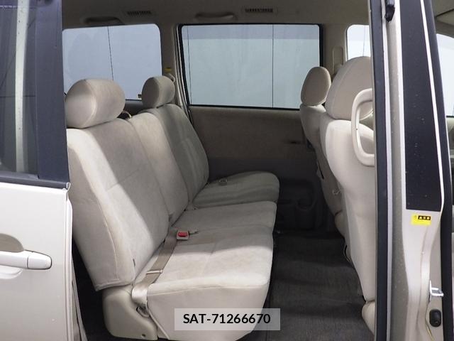 Toyota NOAH 2005-07 7578798-4