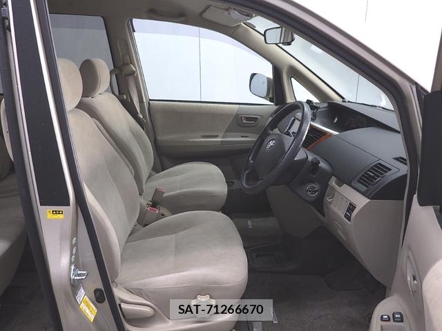 Toyota NOAH 2005-07 7578798-5