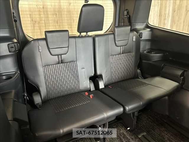 Toyota NOAH 2022-12 7618713-13