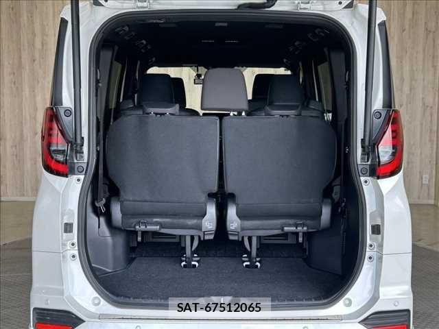 Toyota NOAH 2022-12 7618713-14