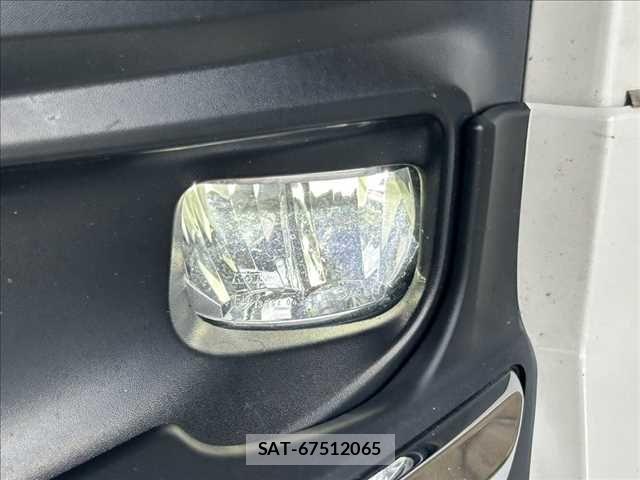 Toyota NOAH 2022-12 7618713-17