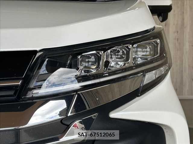 Toyota NOAH 2022-12 7618713-26